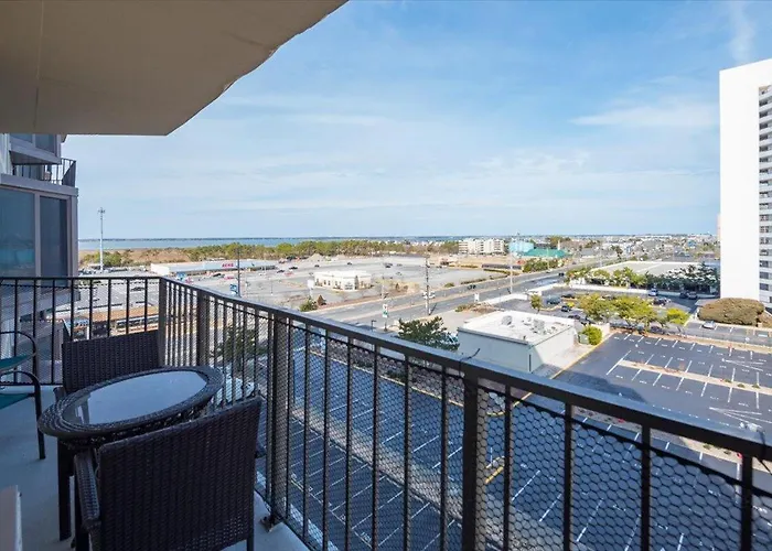 Ocean Views From Your Private Balcony In 9400 With Outdoor Pool! Ferienhaus *