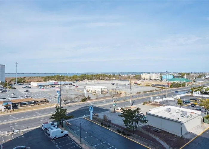 Ocean Views From Your Private Balcony In 9400 With Outdoor Pool! Ferienhaus