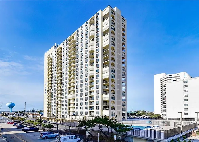 Ocean Views From Your Private Balcony In 9400 With Outdoor Pool! Ferienhaus Ocean Stadt