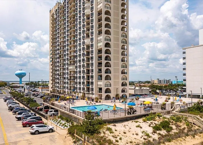 Ferienhaus Ocean Views From Your Private Balcony In 9400 With Outdoor Pool! Ocean Stadt
